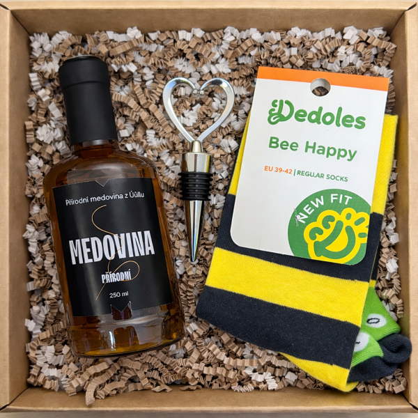 Dárkový balíček - Medovina, ponožky, zátka na láhev srdce