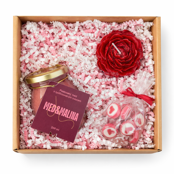 💕 Valentýnský balíček - Med s malinou, bonbony a červená vonná svíčka ve tvaru pivoňky